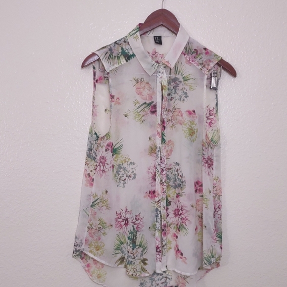 Tops - SLIGHTLY USED UNKNOWN BRAND FLORAL SLEEVELESS BLOUSE SIZE 10 MULTI COLOR